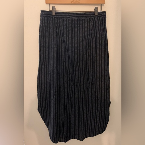 Gap mid- length skirt with button detail - Picture 3 of 3